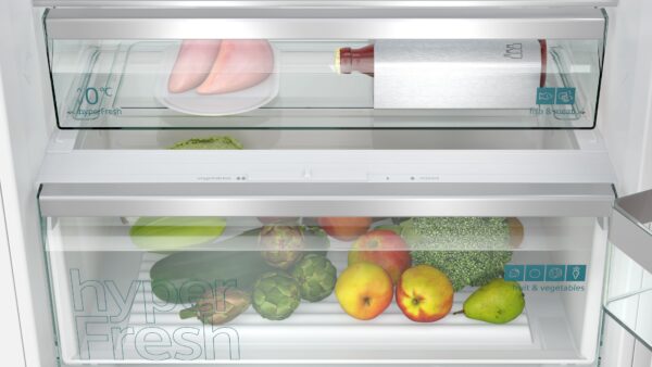 SIEMENS iQ500 BUILT-IN FRIDGE FREEZER - Image 3